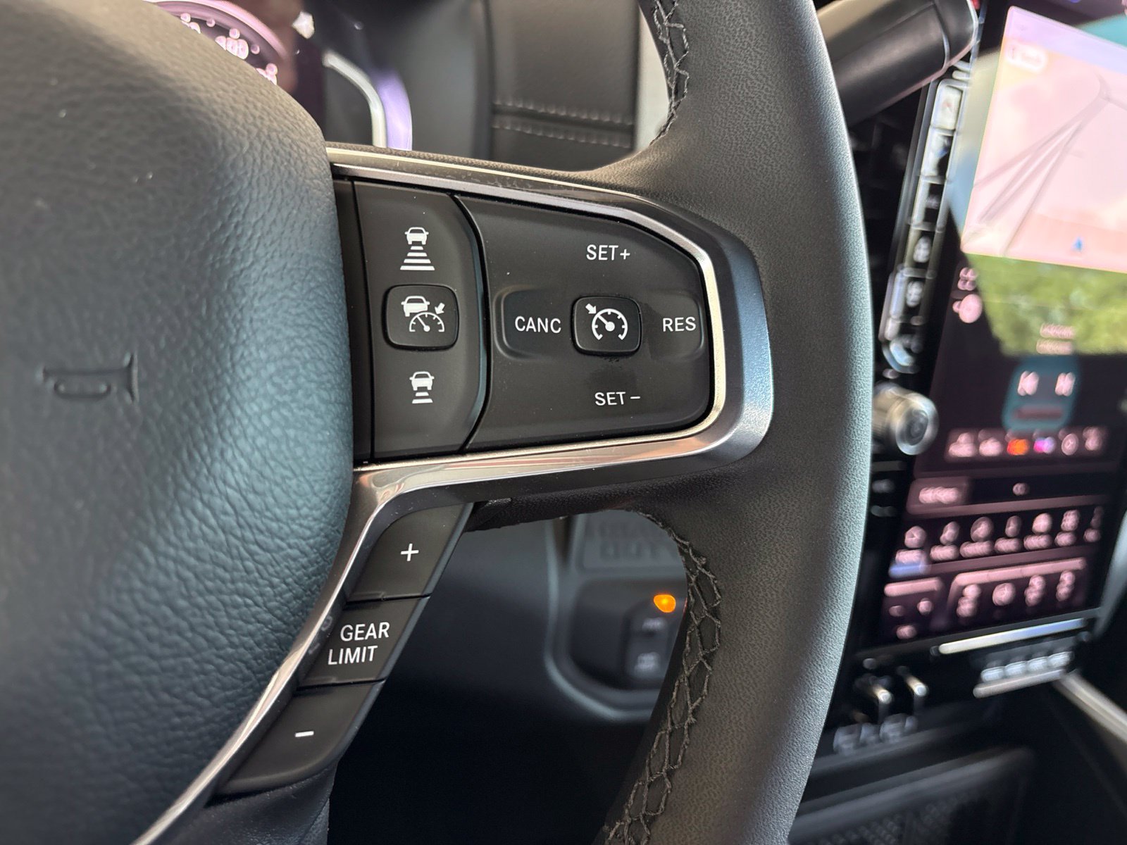 New 2027 RAM 2500 Laramie AWD/4WD image 32
