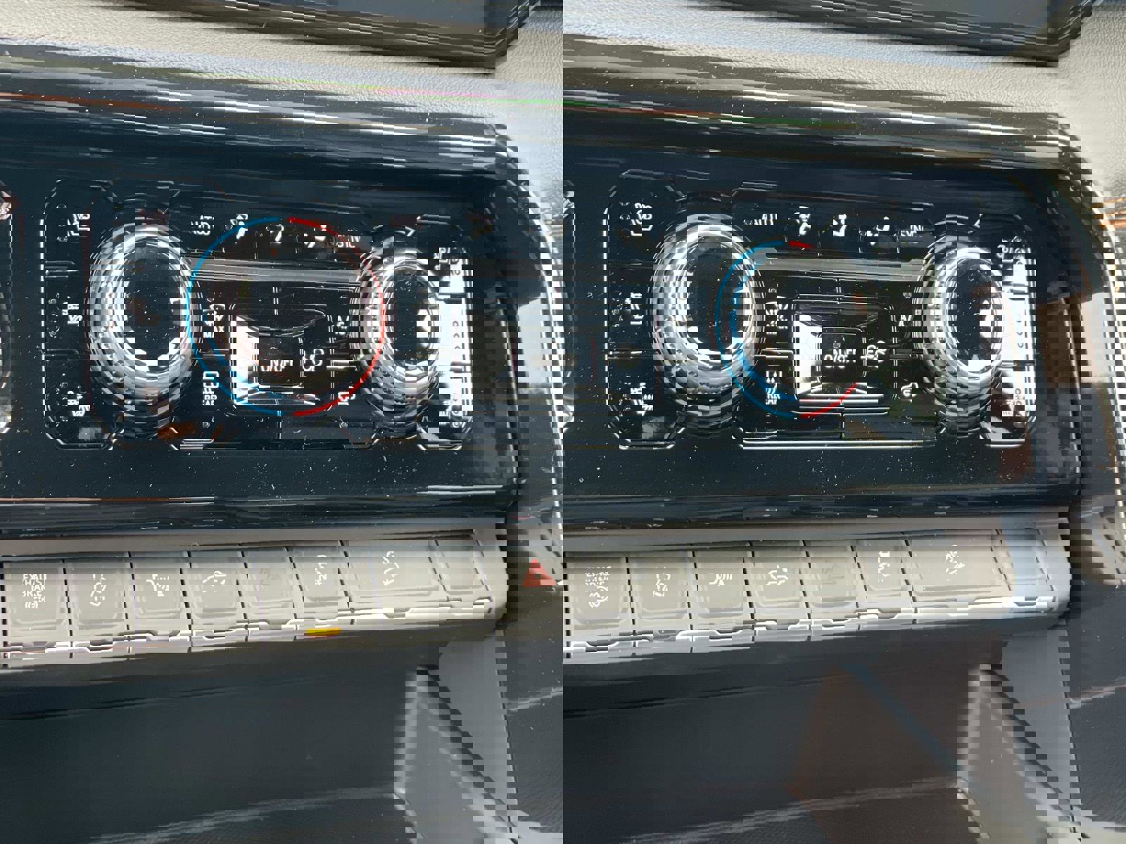 New 2026 GMC Sierra 2500 AT4 w/ AT4 Premium Plus Package image 17