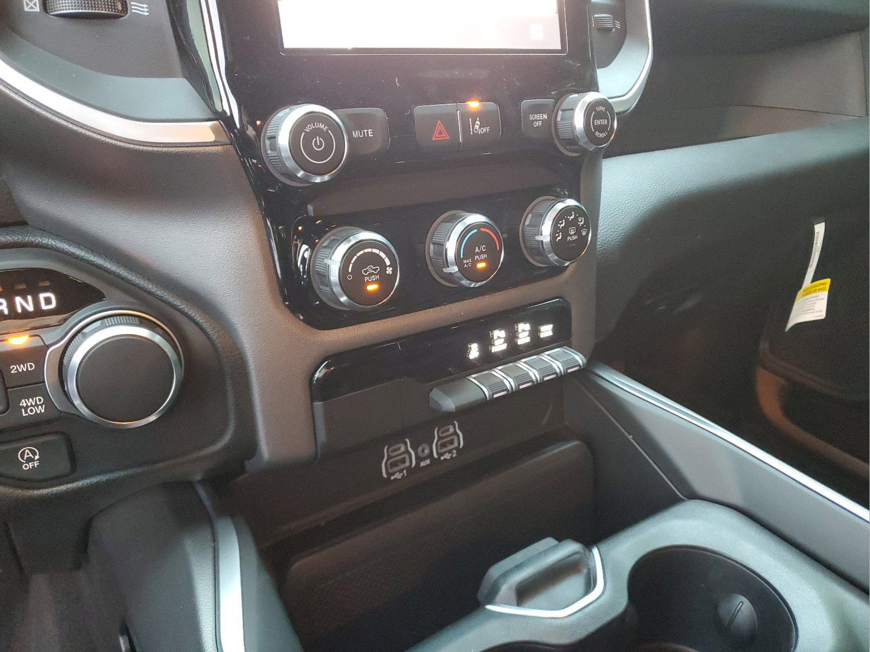 Certified 2026 RAM 1500 Express AWD/4WD image 18