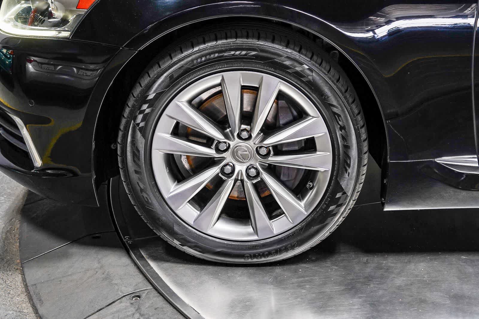 Used 2016 Lexus LS 460 w/ Comfort Package RWD image 9