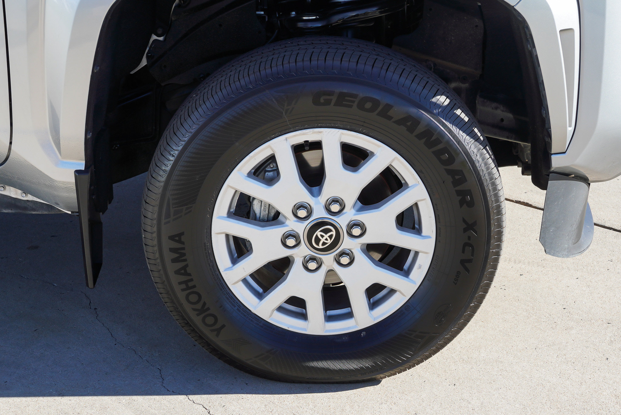 Certified 2024 Toyota Tacoma SR AWD/4WD image 10