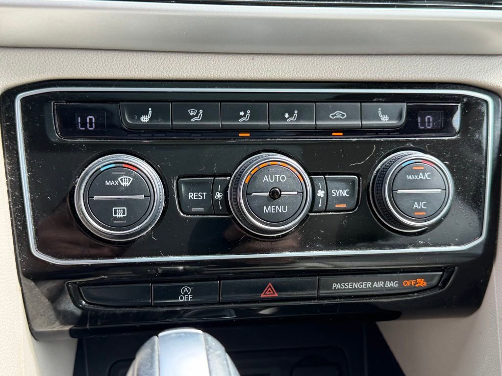 Used 2021 Volkswagen Atlas SEL image 23