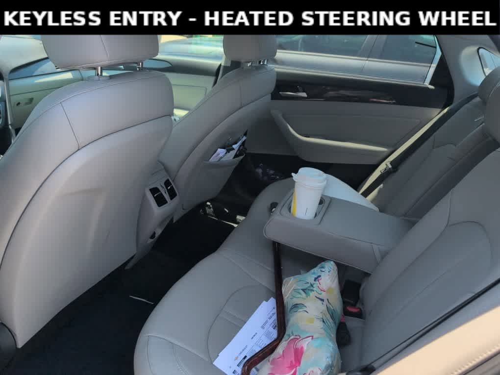 Used 2019 Hyundai Sonata Limited w/ Ultimate Package 04 FWD image 7