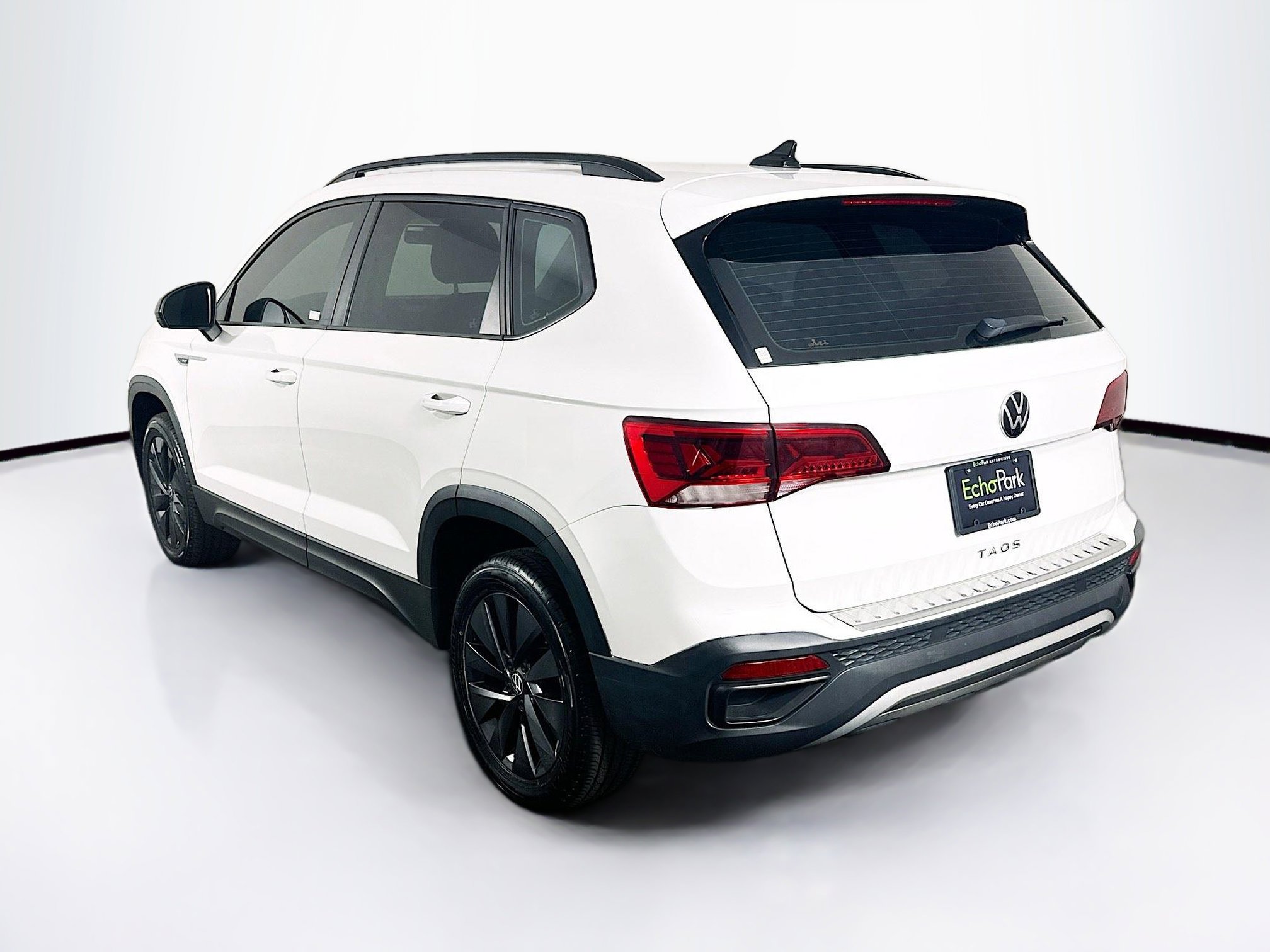 Used 2022 Volkswagen Taos S FWD image 5