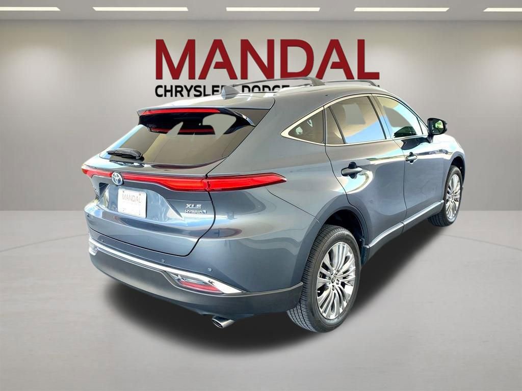 Used 2022 Toyota Venza XLE AWD/4WD image 5