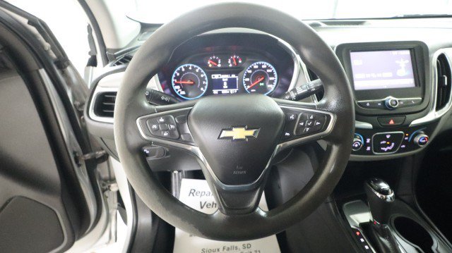 Used 2018 Chevrolet Equinox LS FWD image 17