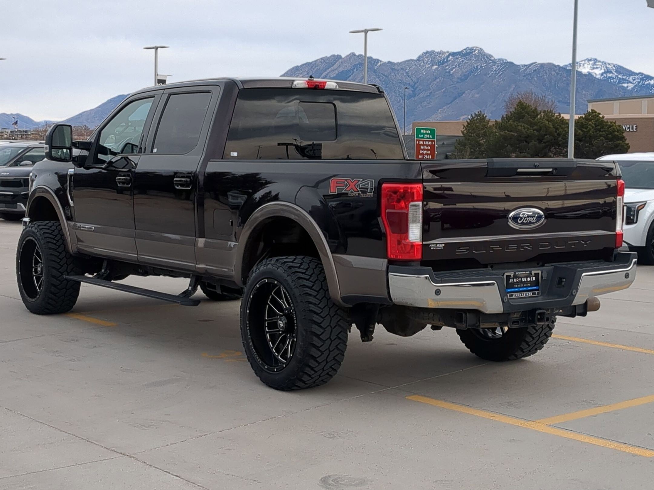 Used 2019 Ford F250 Lariat w/ Lariat Ultimate Package image 3