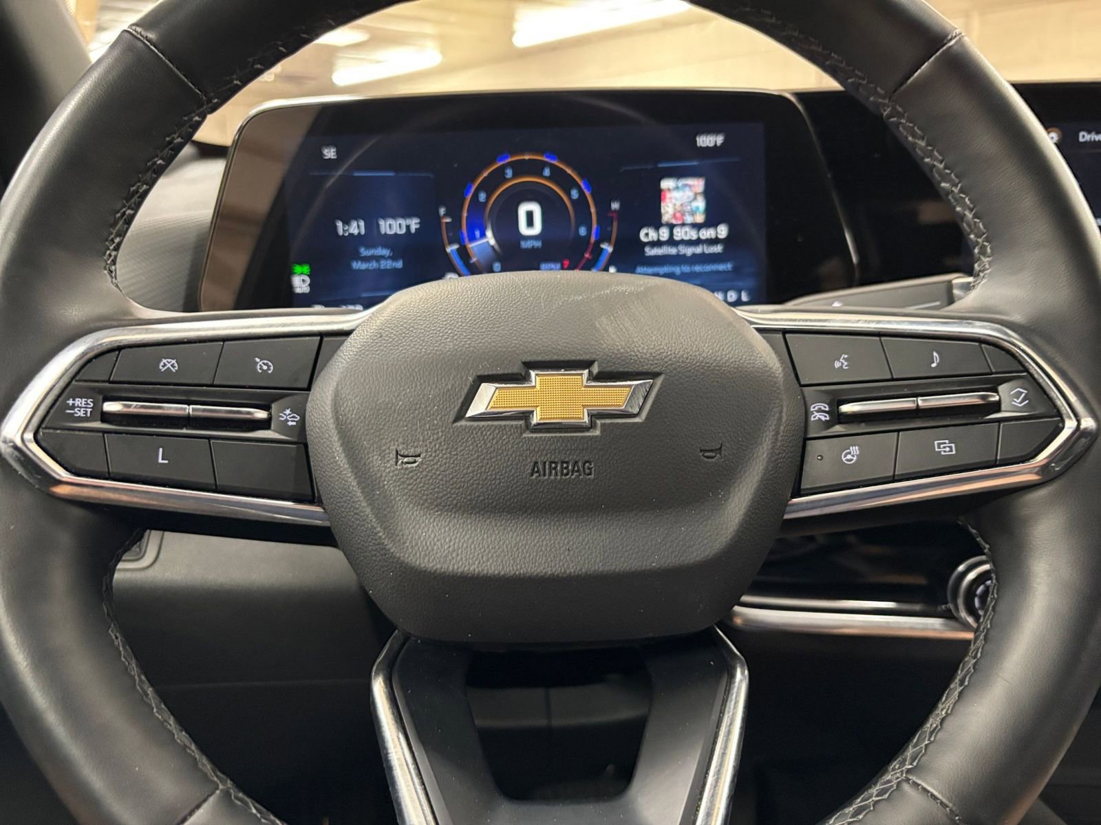 Used 2025 Chevrolet Equinox LT FWD image 29