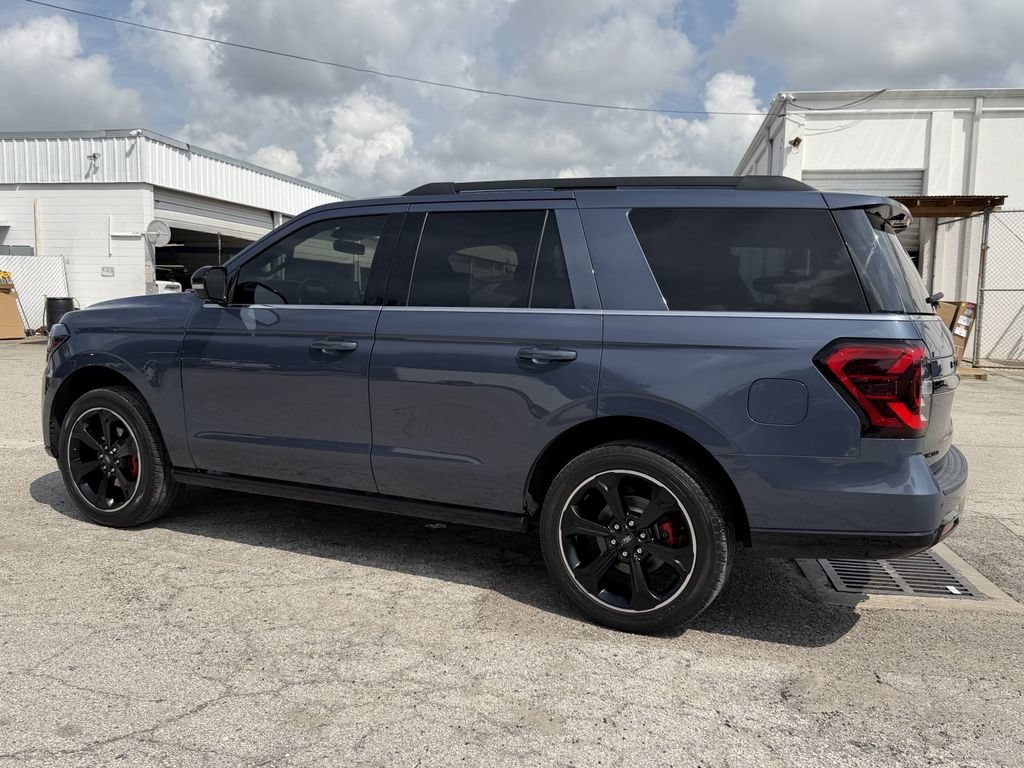 Used 2022 Ford Expedition Limited AWD/4WD image 7