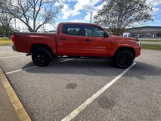 Used 2016 Toyota Tacoma SR5 w/ Towing Package RWD image 7