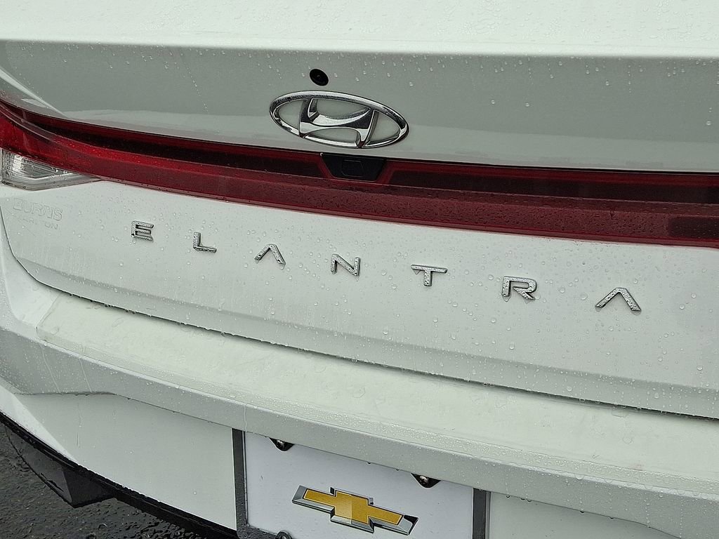 Used 2023 Hyundai Elantra SEL image 30