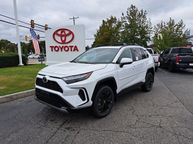 New 2025 Toyota RAV4 SE image 2