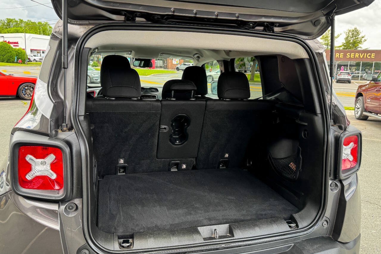 Used 2019 Jeep Renegade Trailhawk w/ UConnect 8.4 Nav Group AWD/4WD image 19