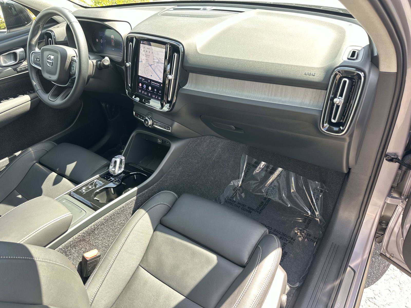 Certified 2026 Volvo XC40 B5 Ultra w/ Climate Package AWD/4WD image 26