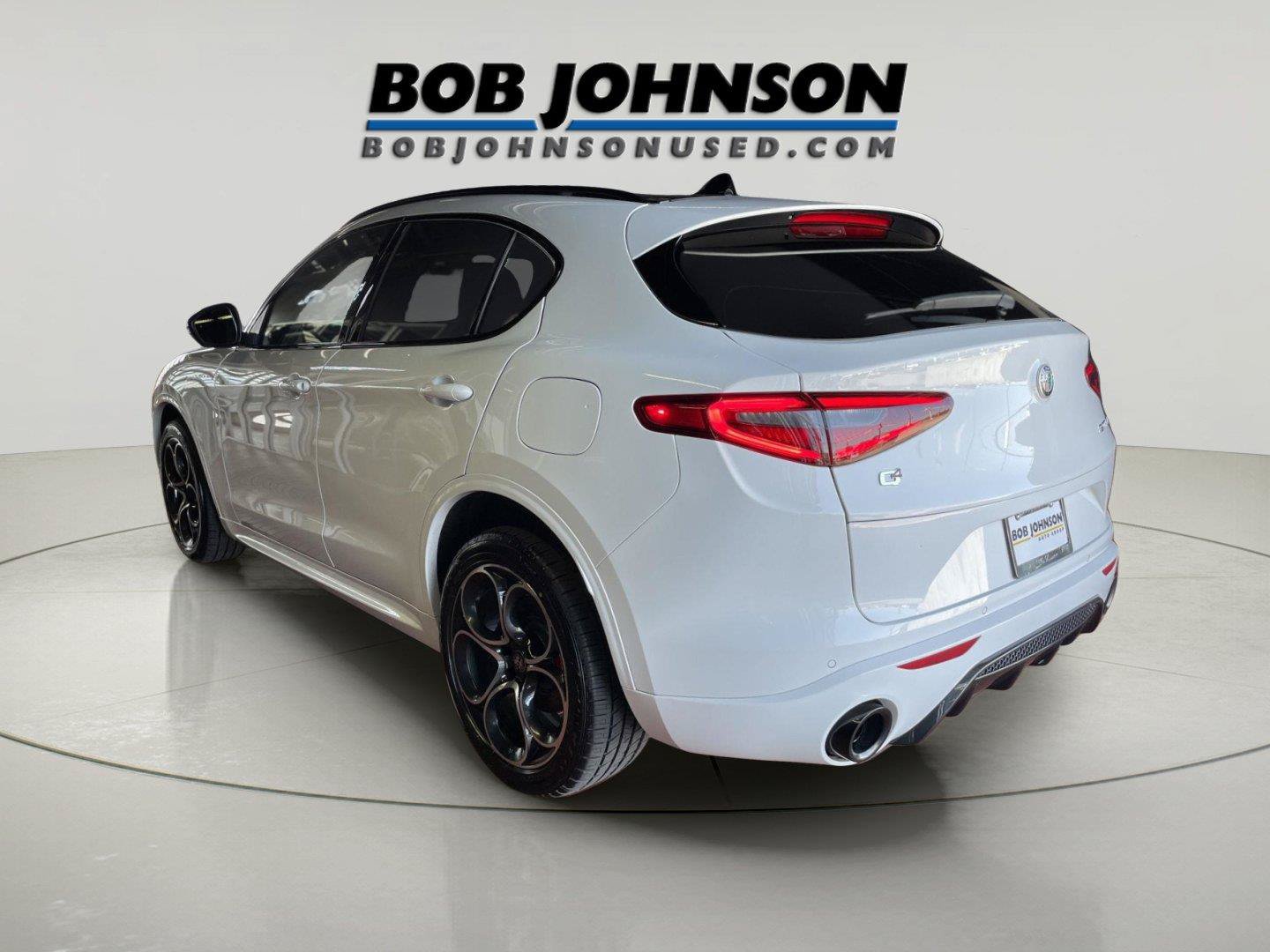 Used 2023 Alfa Romeo Stelvio Veloce AWD/4WD image 5