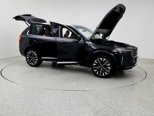 New 2026 Volvo XC90 B6 Plus w/ Protection Package image 10