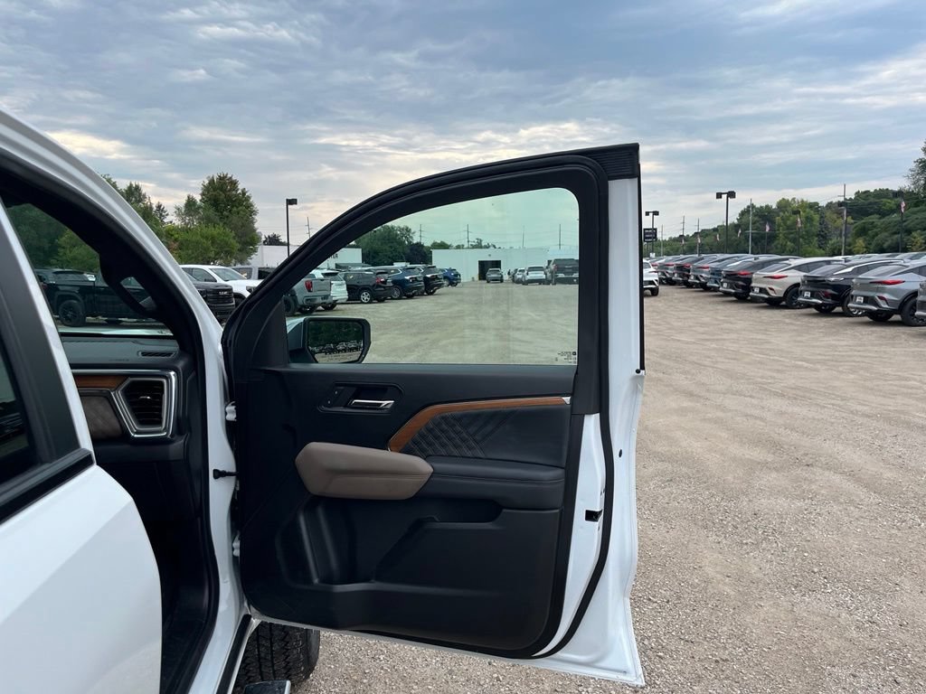 Used 2023 GMC Canyon Denali AWD/4WD image 32