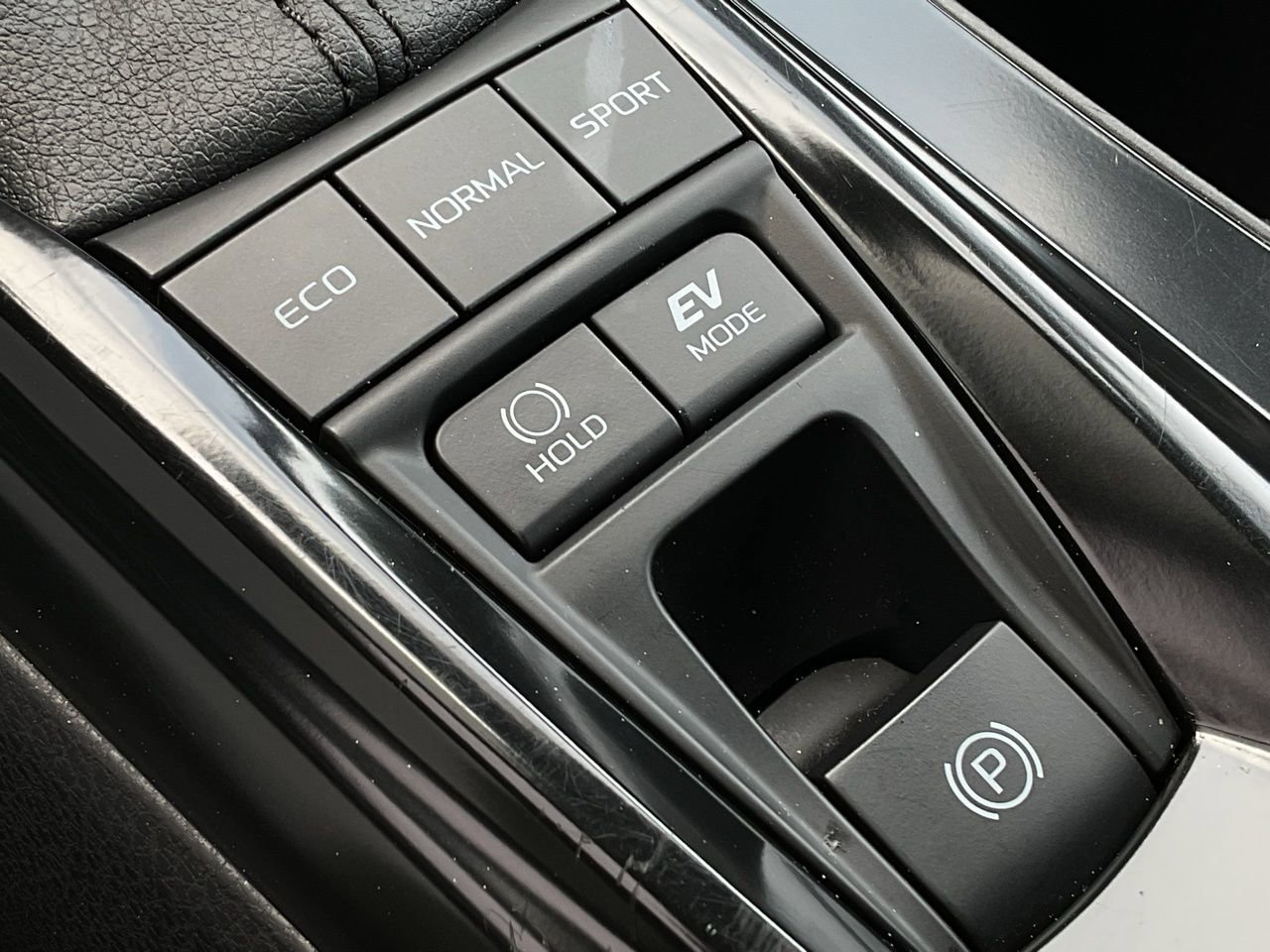 Used 2025 Toyota Camry SE image 35