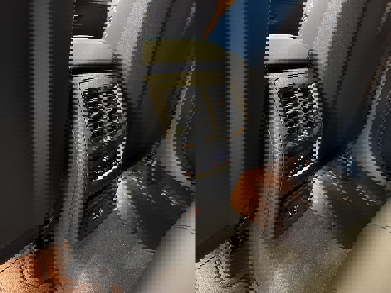 New 2025 BMW X4 M w/ Competition Package image 44