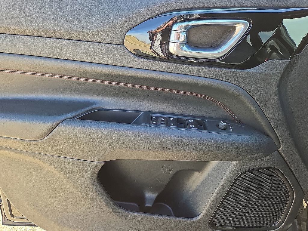 Used 2024 Jeep Compass Trailhawk image 22