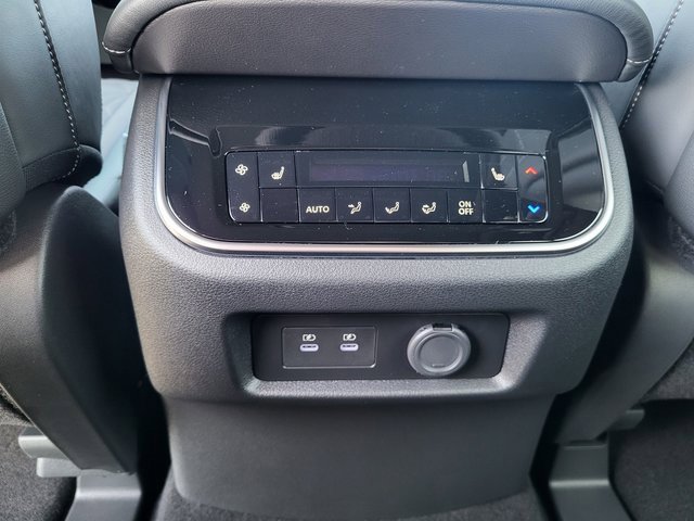 New 2026 Nissan Armada Platinum Reserve image 18