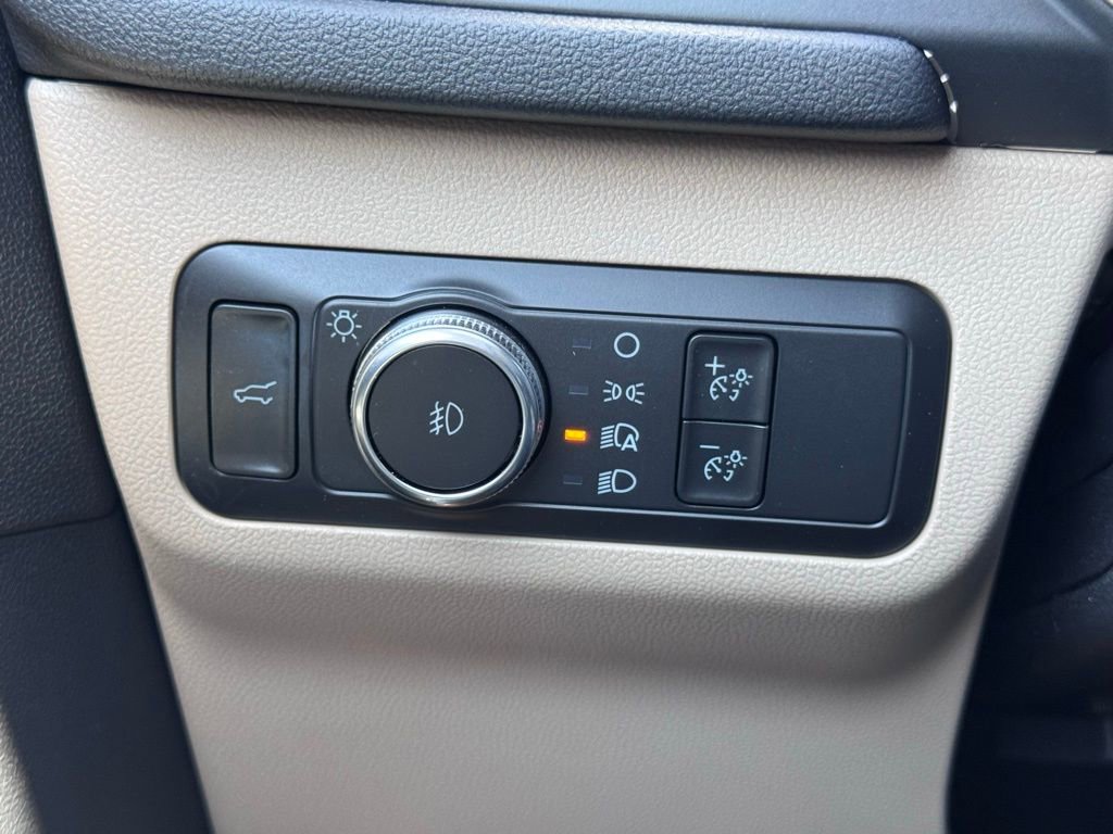Used 2022 Ford Escape SEL image 26