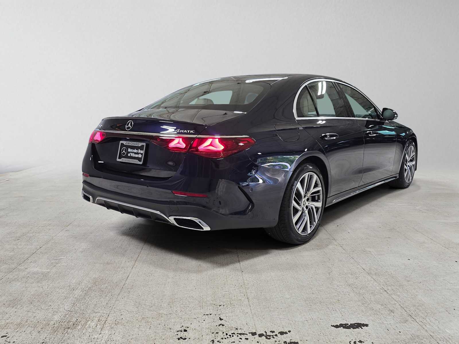 New 2027 Mercedes-Benz E 350 4MATIC Sedan image 3