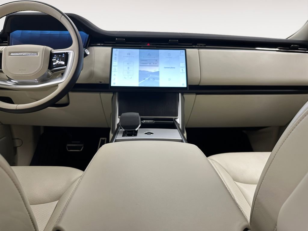 Used 2024 Land Rover Range Rover Long Wheelbase SE image 11