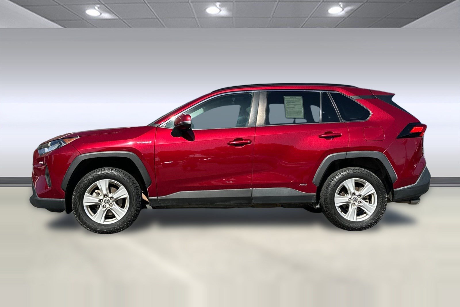 Used 2020 Toyota RAV4 LE w/ All Weather Liner Package AWD/4WD image 2