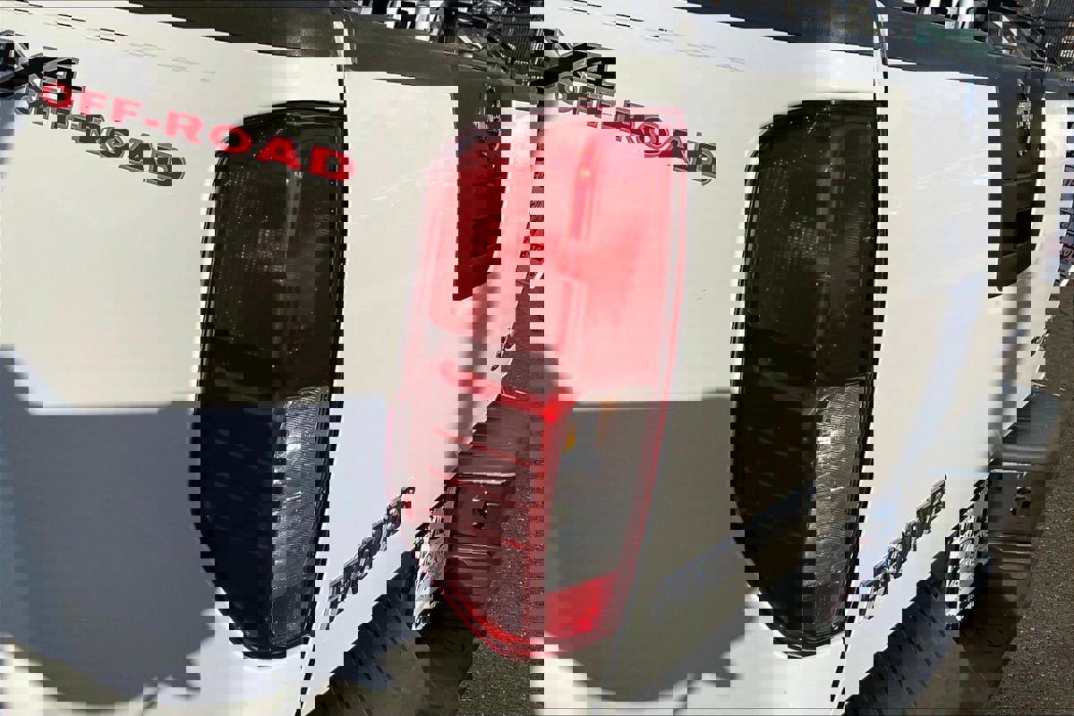 Used 2008 Nissan Frontier SE w/ SE Value Truck Pkg image 21