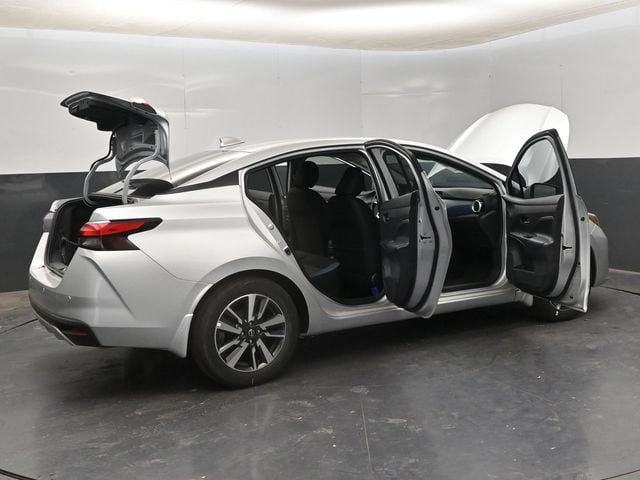 New 2025 Nissan Versa SV w/ Trunk Package FWD image 27