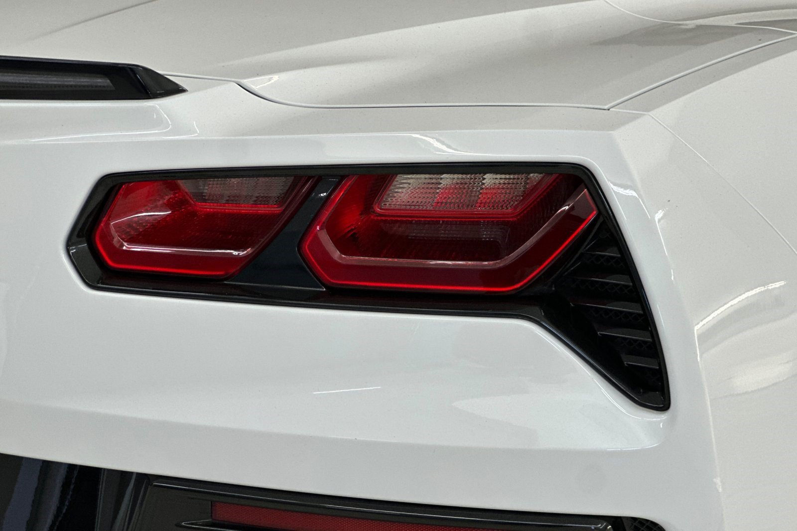 Used 2016 Chevrolet Corvette Stingray Convertible w/ 2LT Preferred Equipment Group RWD image 28