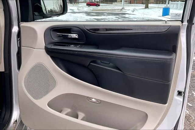 Used 2012 Dodge Grand Caravan SXT image 22