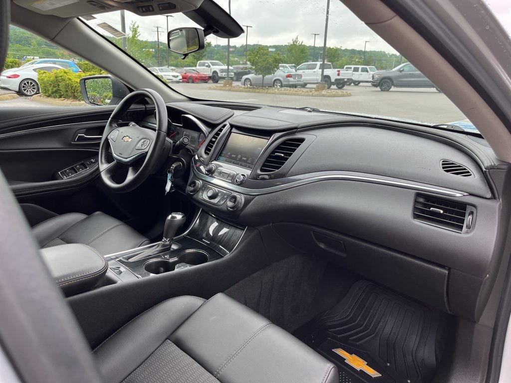 Used 2016 Chevrolet Impala LT FWD image 26