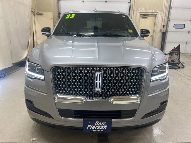 Used 2023 Lincoln Navigator Reserve image 2