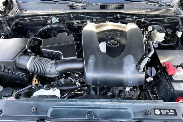 Used 2018 Toyota Tacoma TRD Sport image 9
