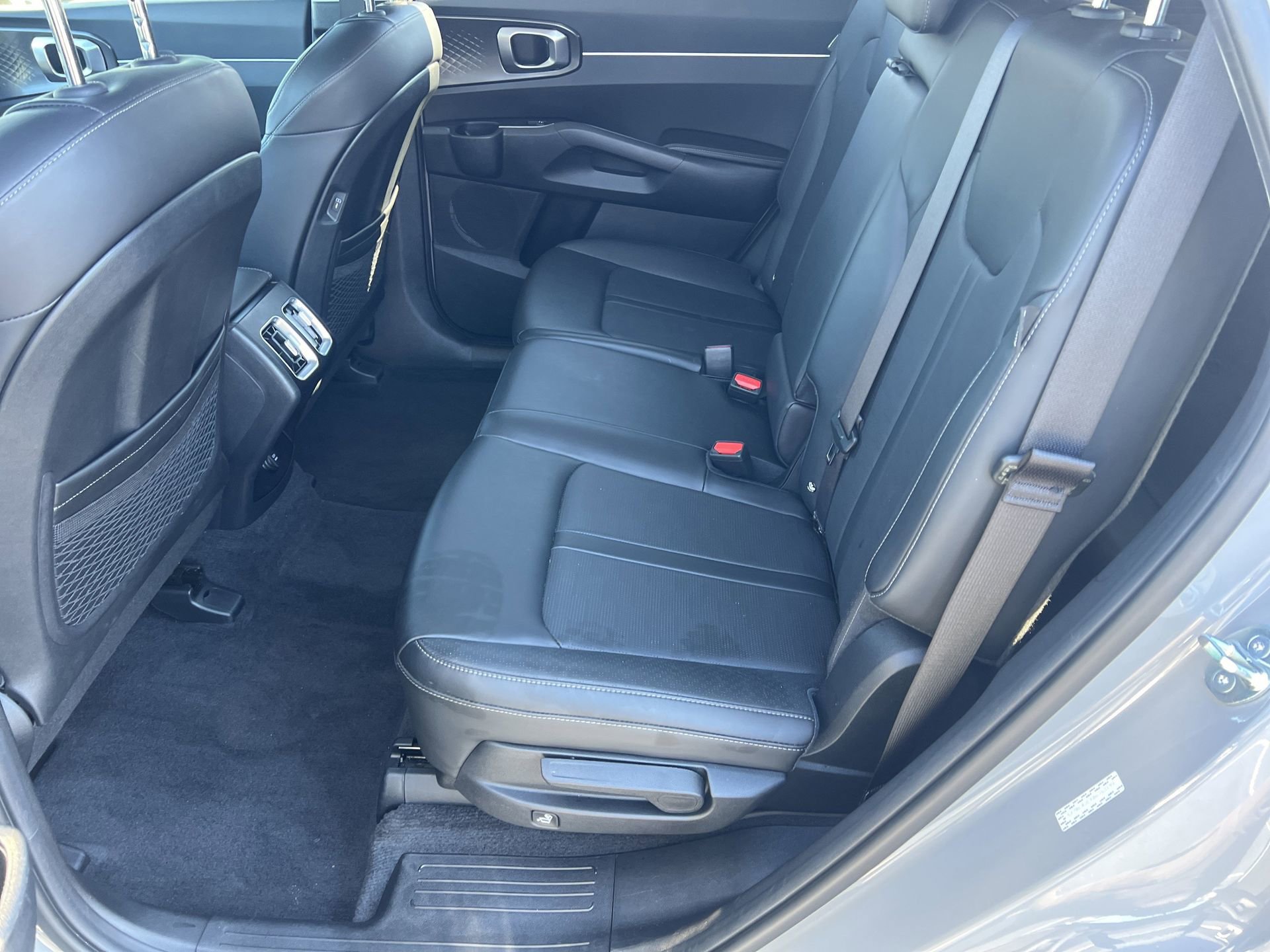 Used 2025 Kia Sorento S w/ Panoramic Sunroof Package image 19