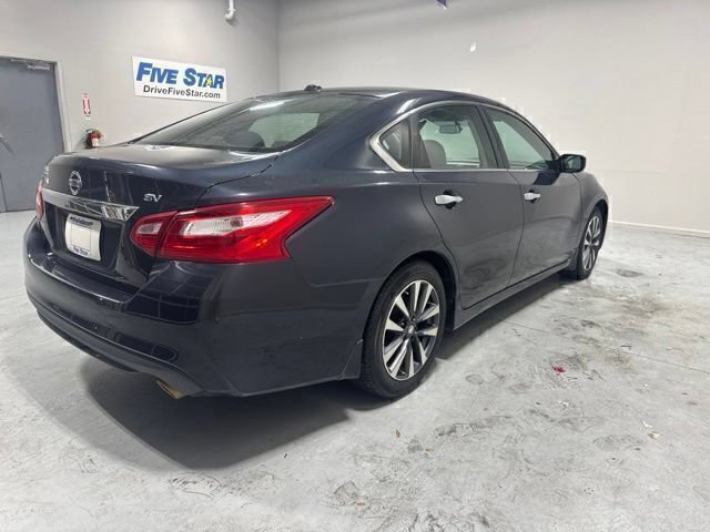 Used 2017 Nissan Altima 2.5 SV FWD image 5