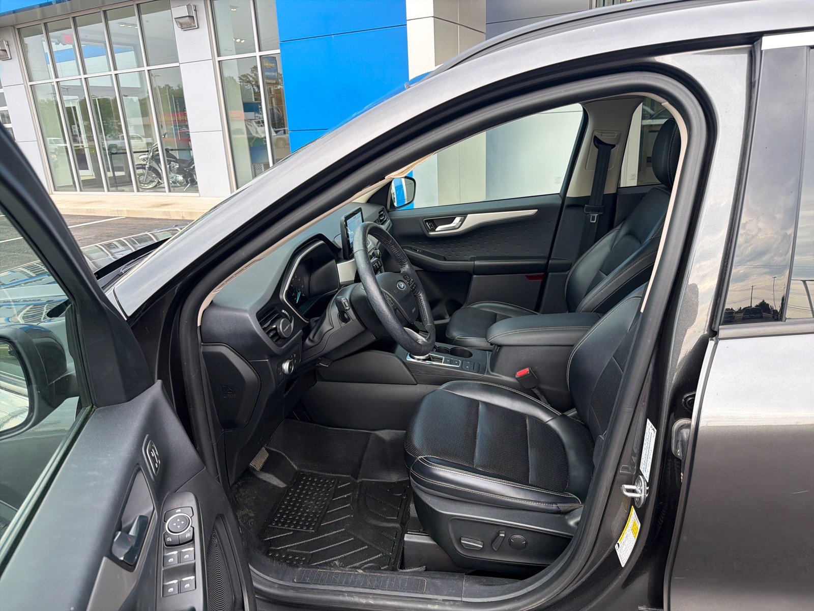 Used 2020 Ford Escape SEL FWD image 9