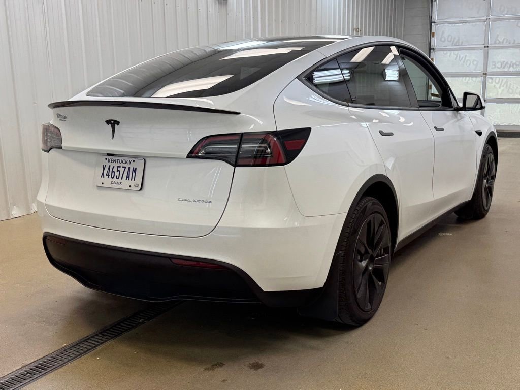 Used 2023 Tesla Model Y Long Range AWD/4WD image 5