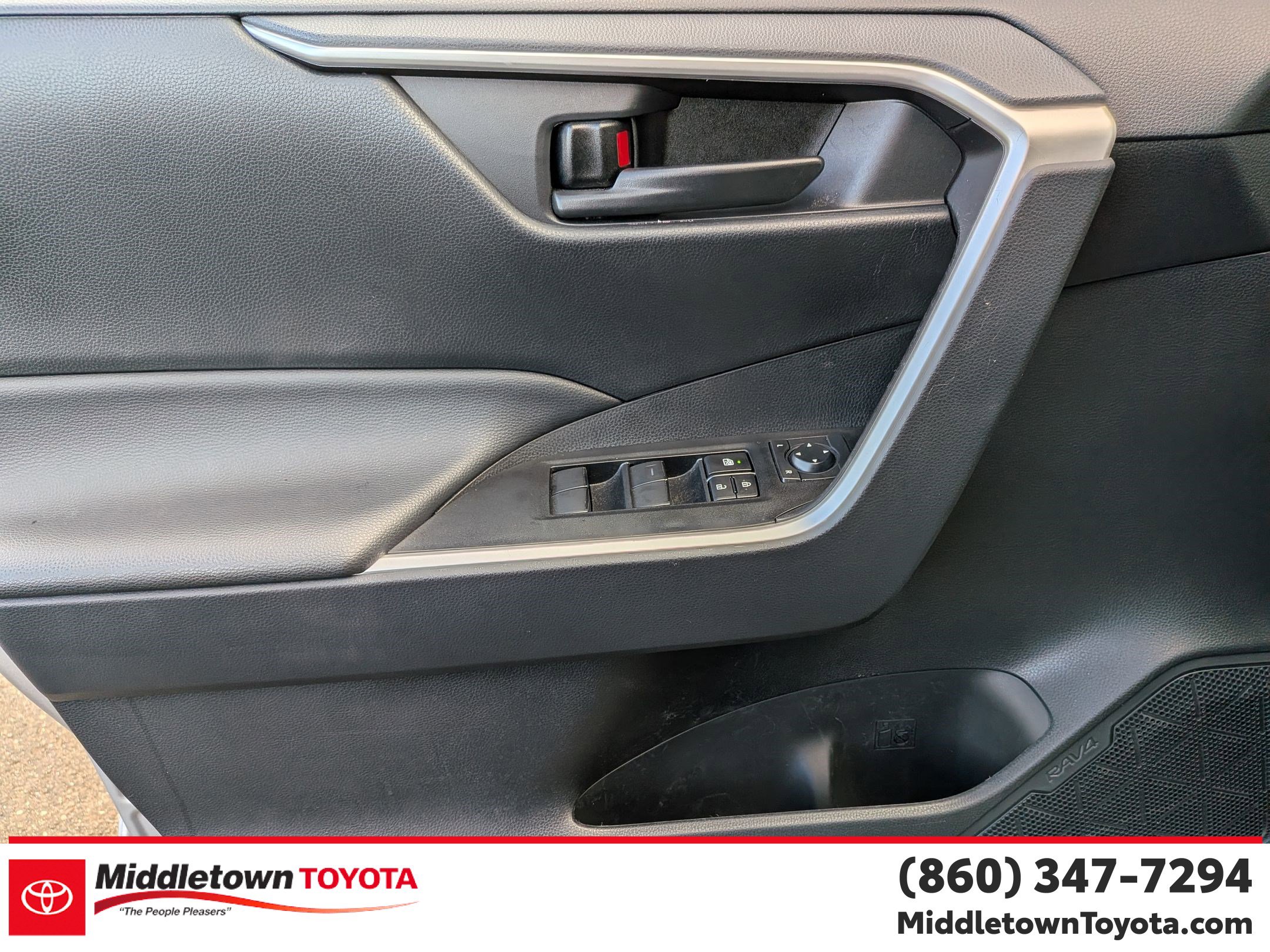 Certified 2025 Toyota RAV4 LE image 10