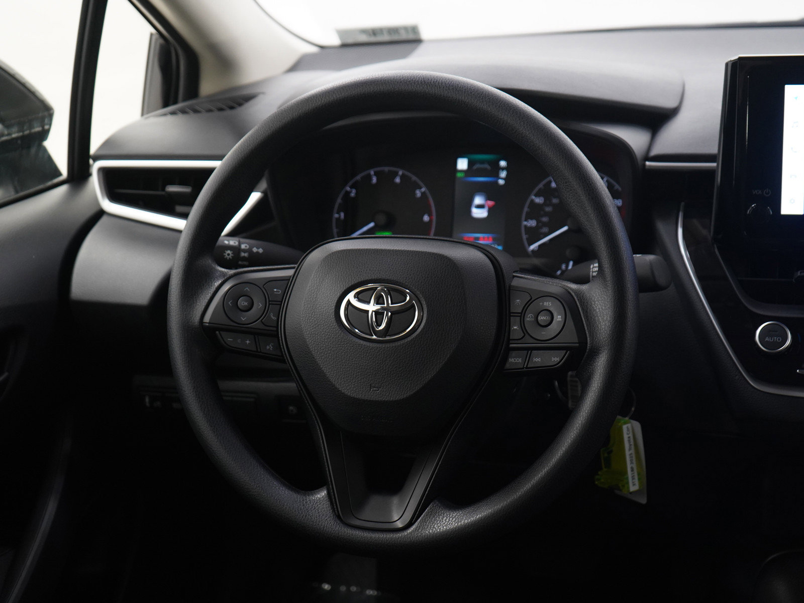 Used 2025 Toyota Corolla LE image 13
