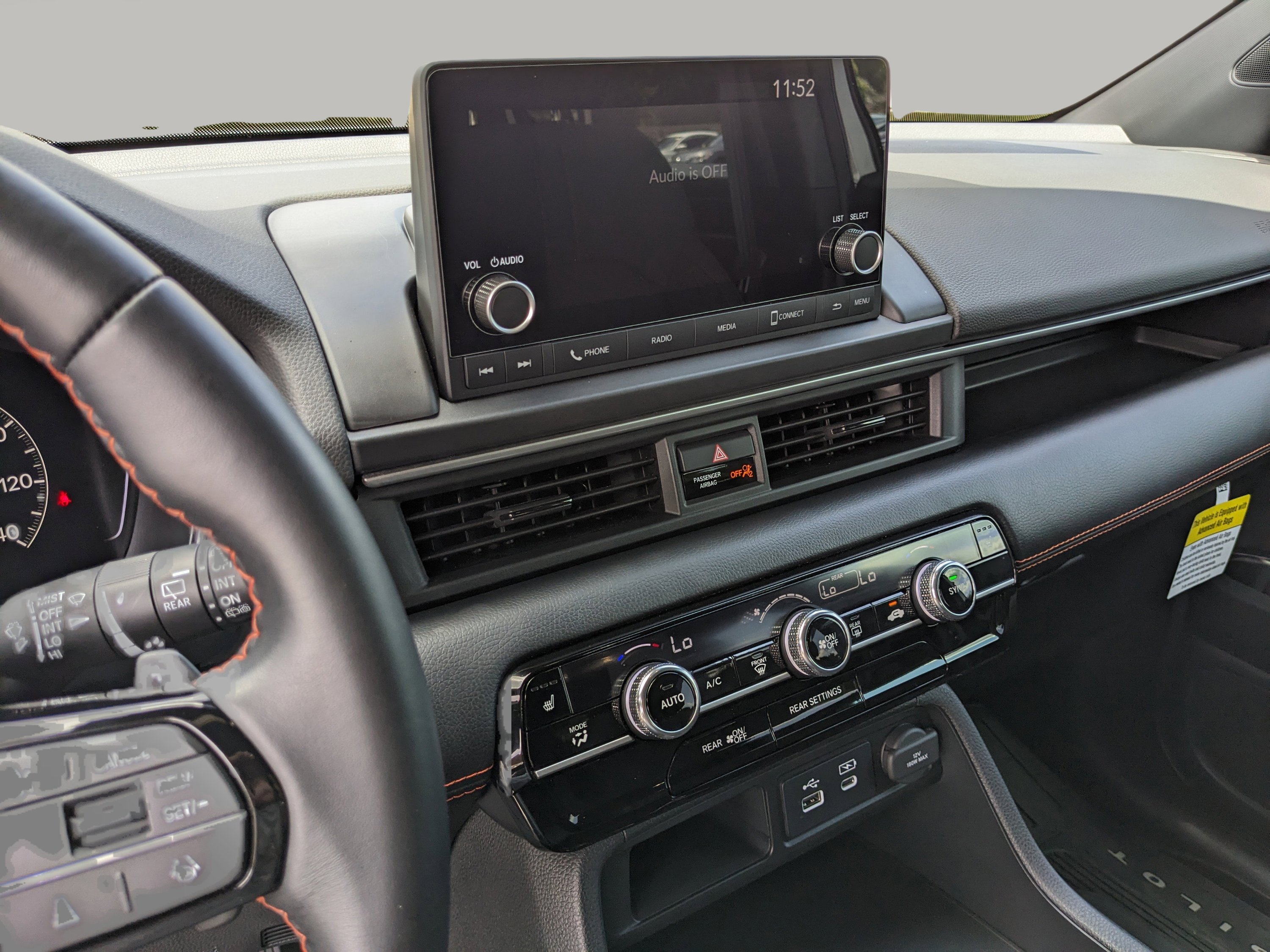 Used 2025 Honda Pilot Sport image 24