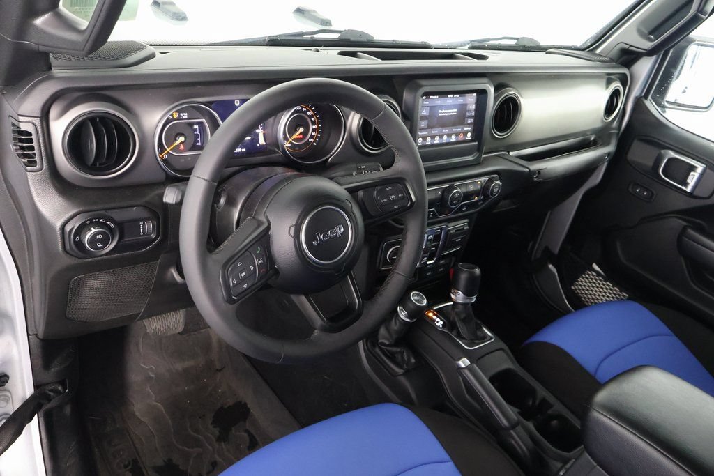 Used 2023 Jeep Gladiator Sport AWD/4WD image 7