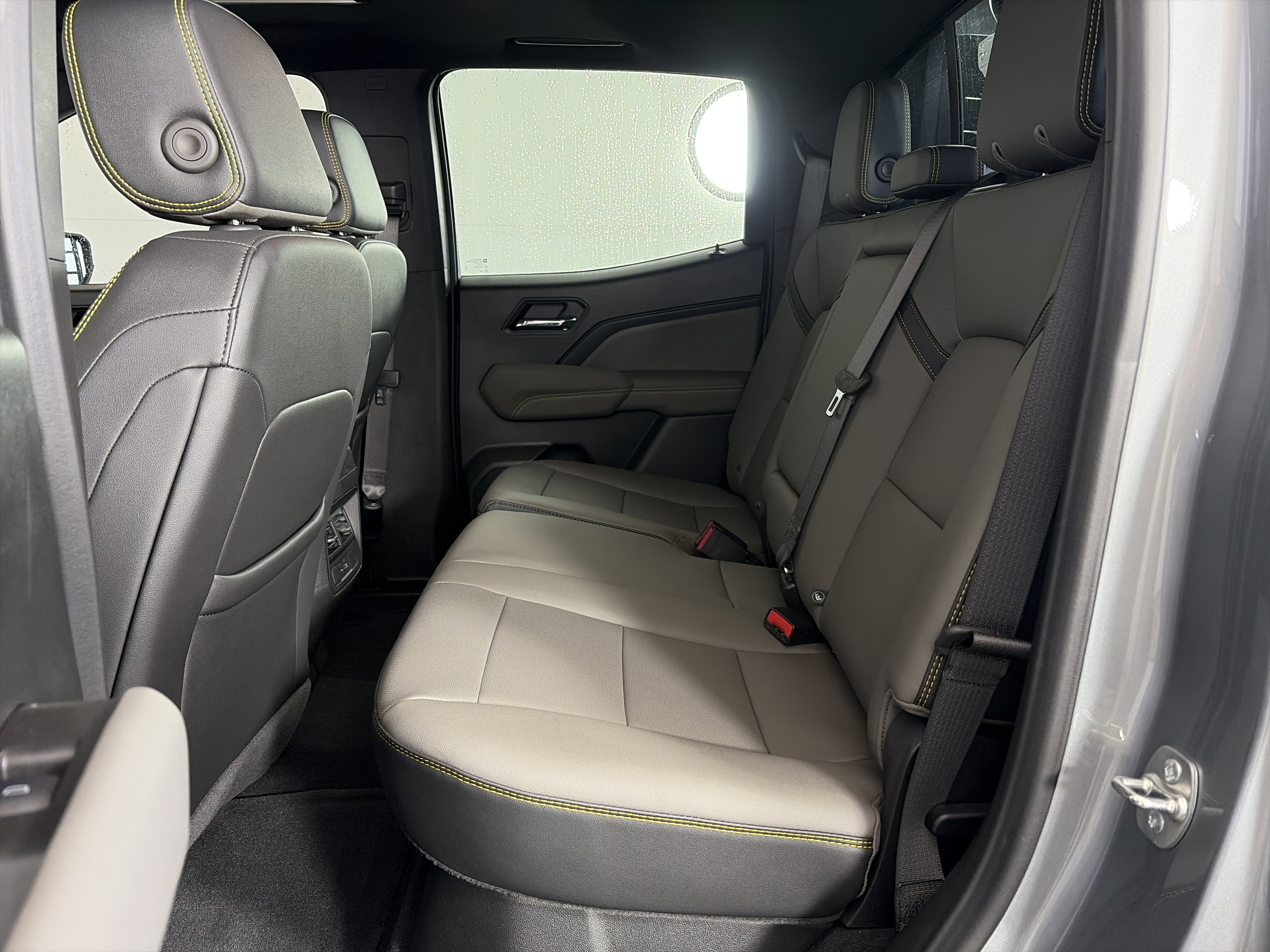 Certified 2025 Chevrolet Colorado ZR2 w/ Midnight Edition image 8