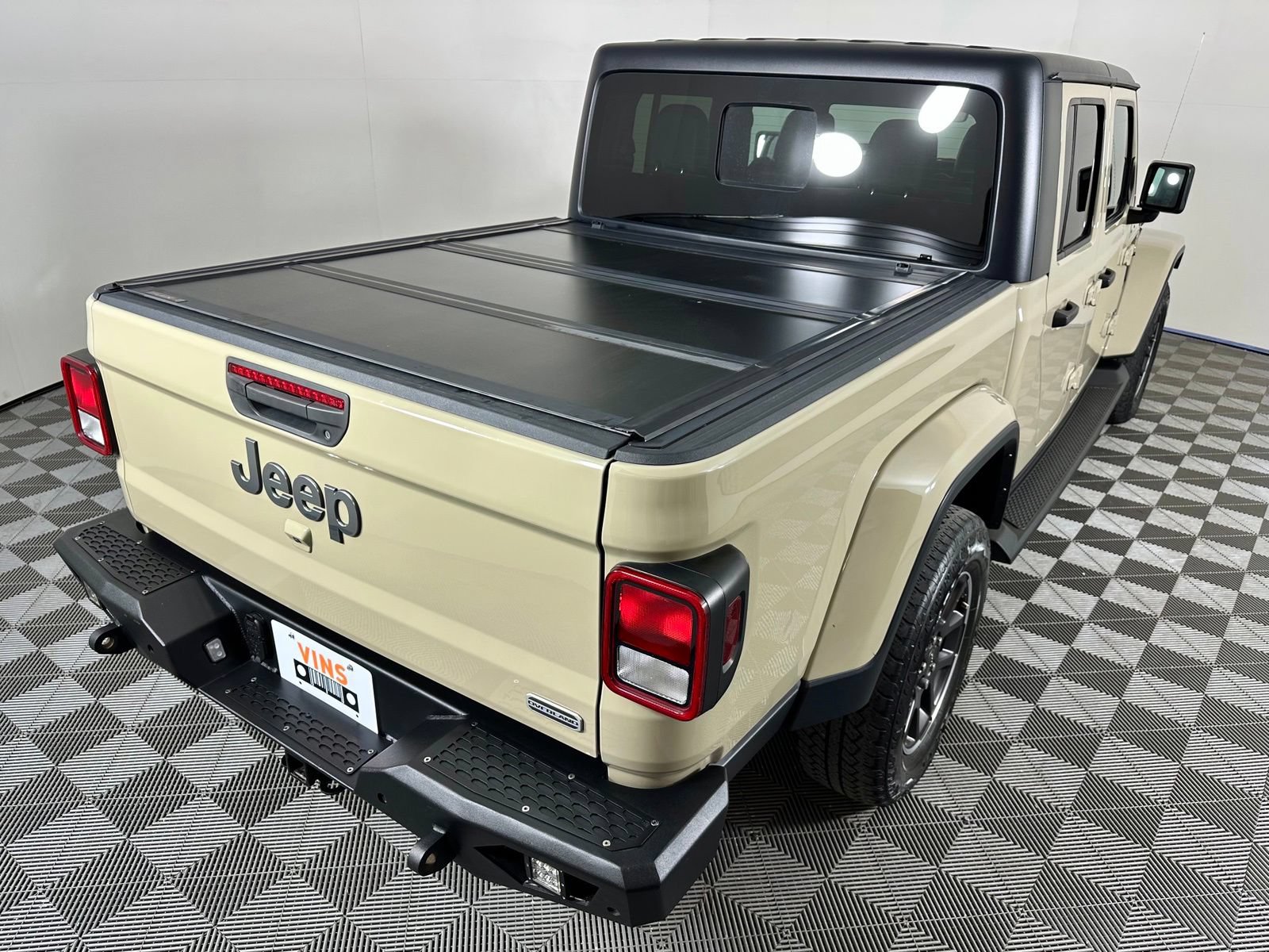 Used 2022 Jeep Gladiator Overland w/ Popular Equipment Package AWD/4WD image 25