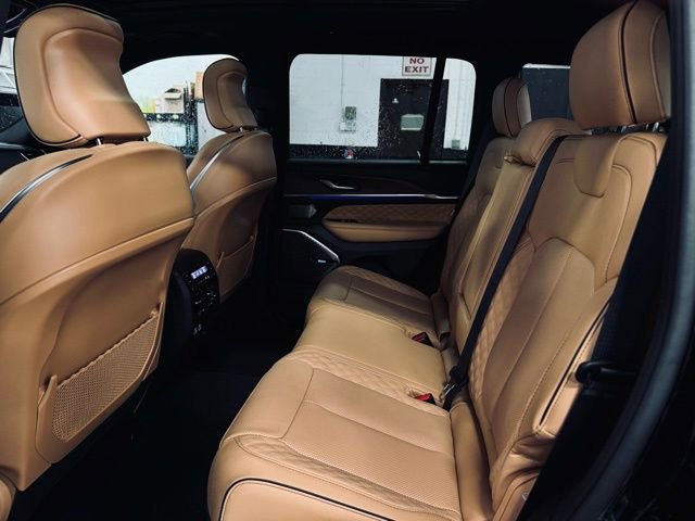 New 2025 Jeep Grand Cherokee Summit w/ Adv Protech Group IV image 18