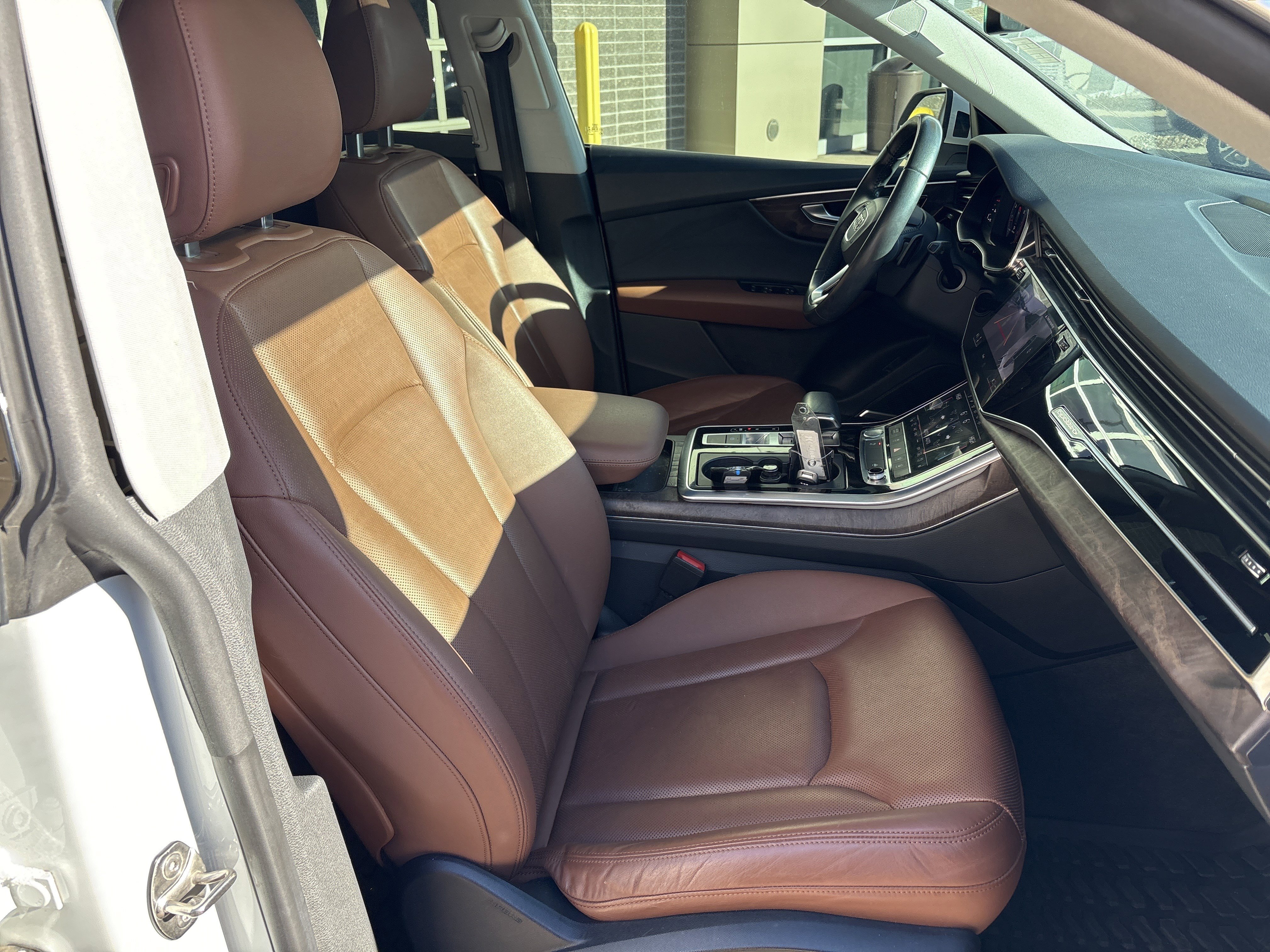 Used 2019 Audi Q8 Premium Plus w/ Premium Plus image 33