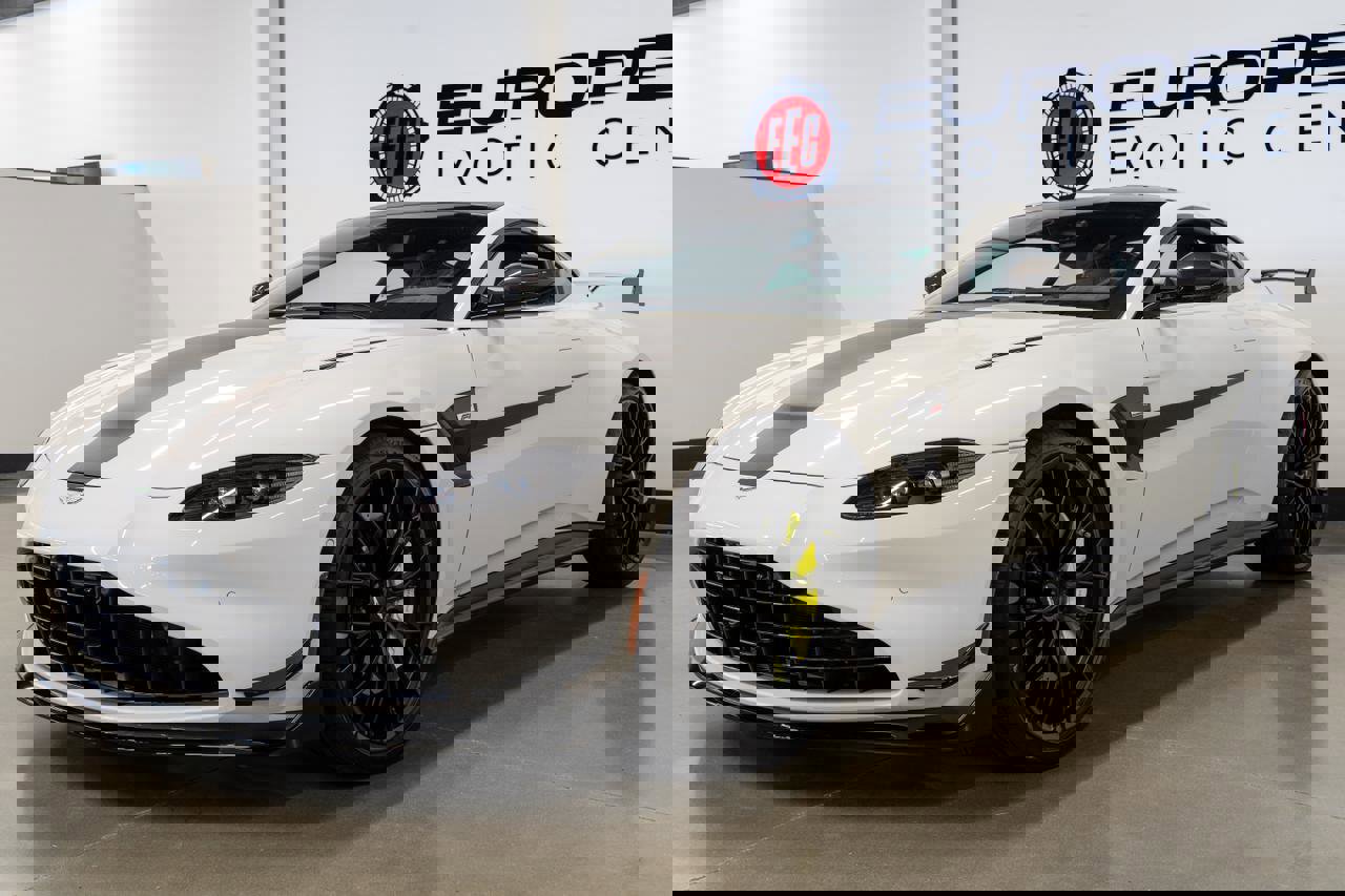 Used 2023 Aston Martin V8 Vantage Coupe image 33