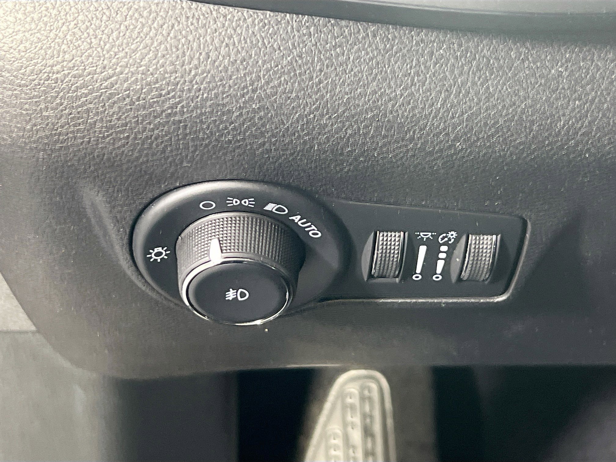 Used 2022 Jeep Compass Latitude image 10